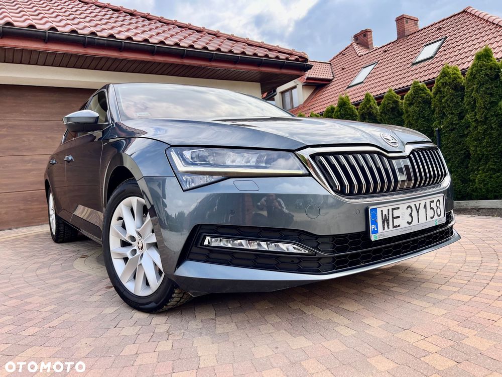 Skoda Superb ver-2-0-tdi-scr-ambition-dsg - 19