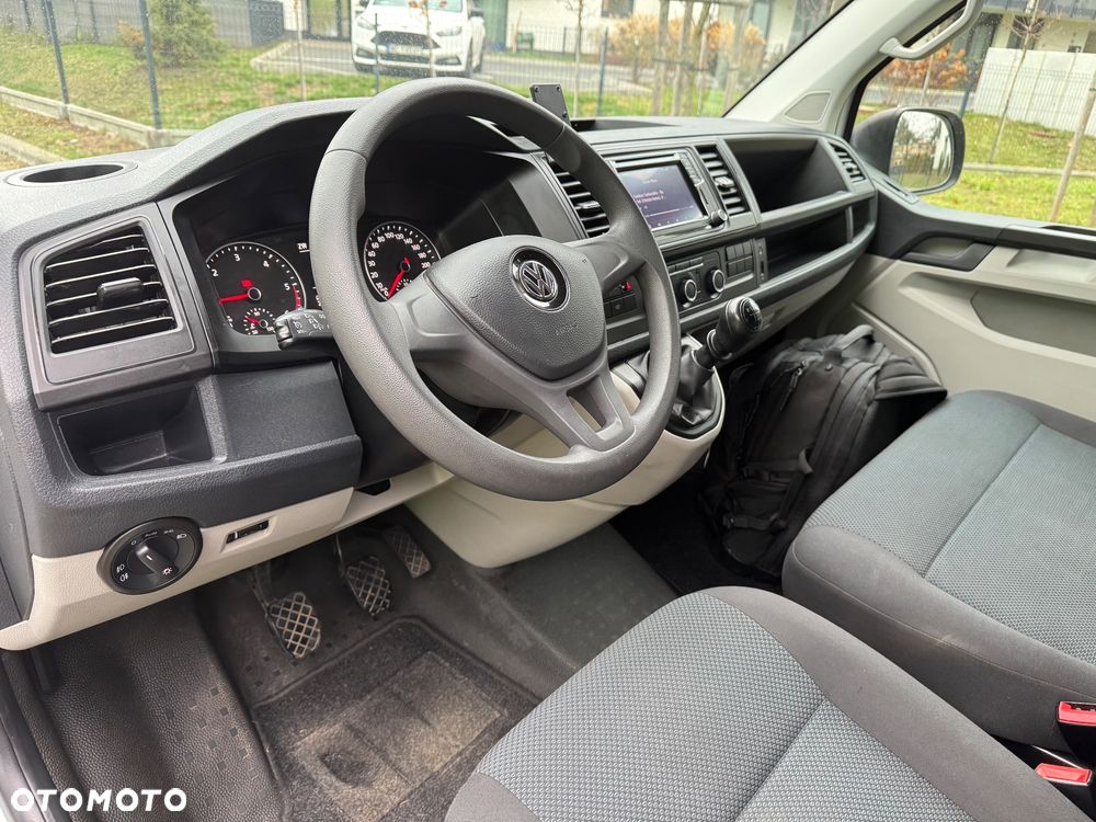 Volkswagen Transporter - 22