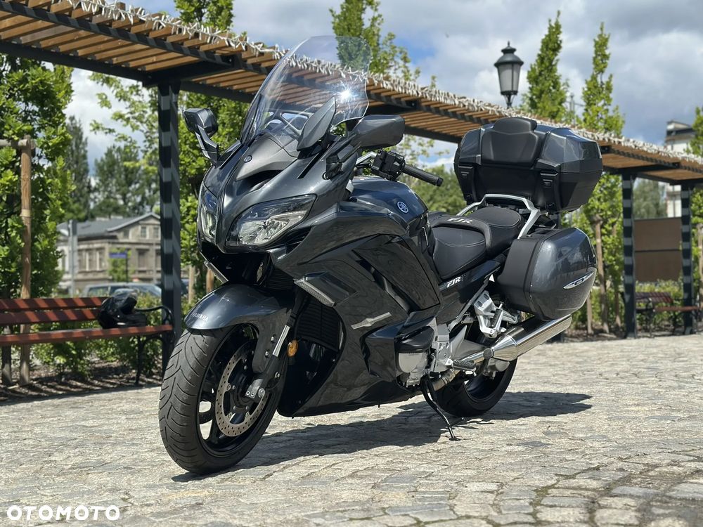 Yamaha FJR - 10