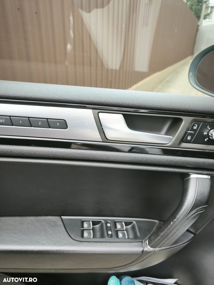 Volkswagen Touareg - 14