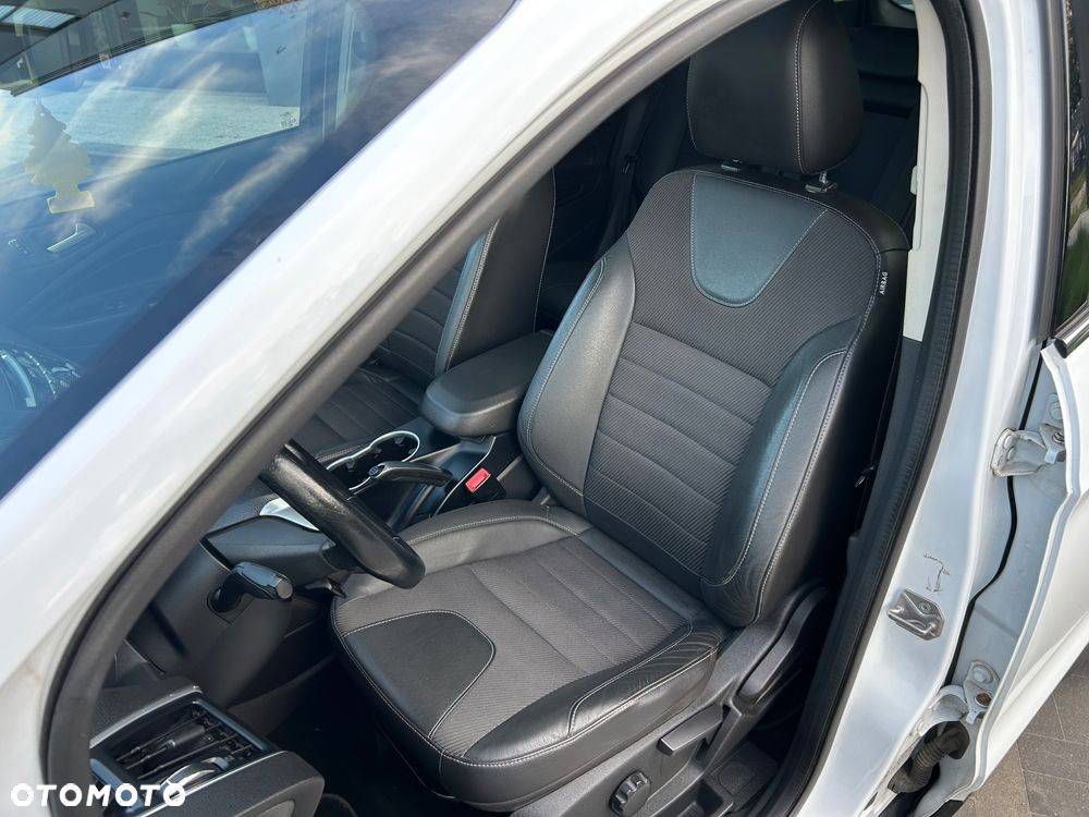 Ford Kuga 2.0 TDCi 4WD Titanium - 11