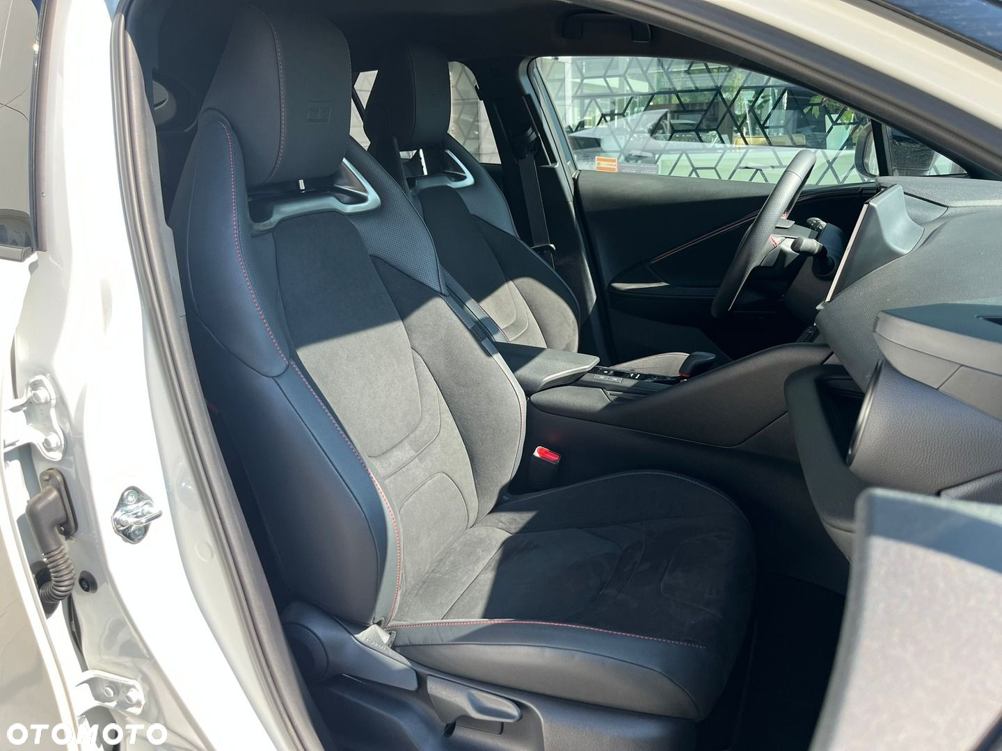 Toyota C-HR - 24