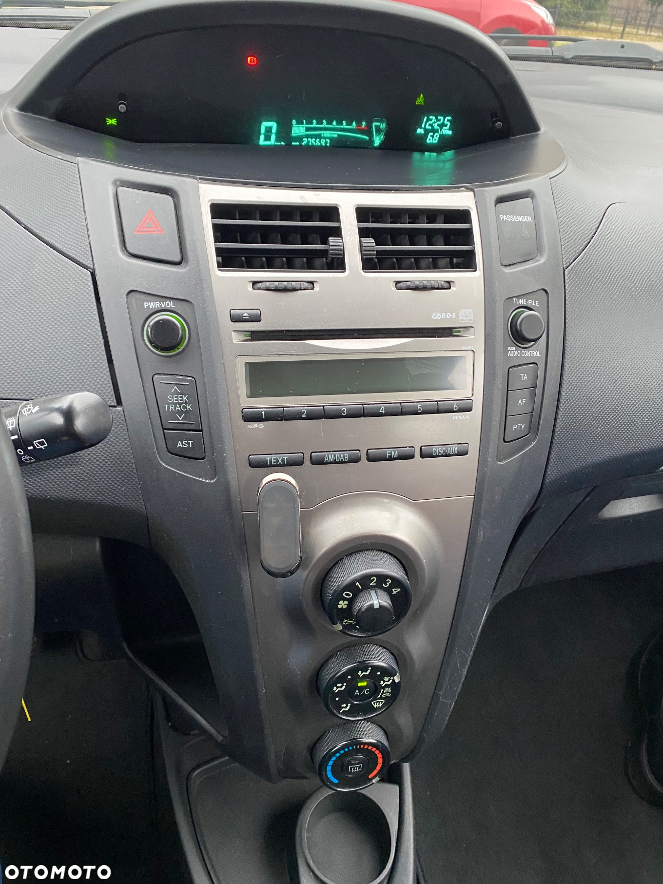 Daihatsu Charade Standard - 19