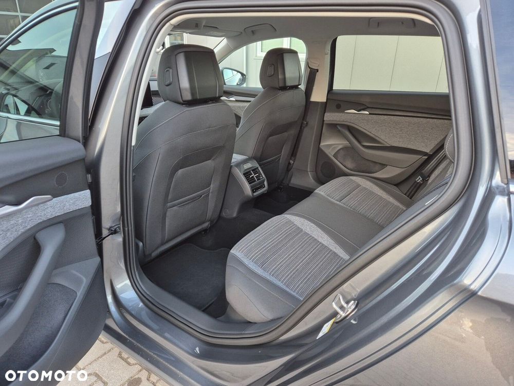 Skoda Superb 2.0 TDI SCR 4x4 Edition 130 DSG - 11