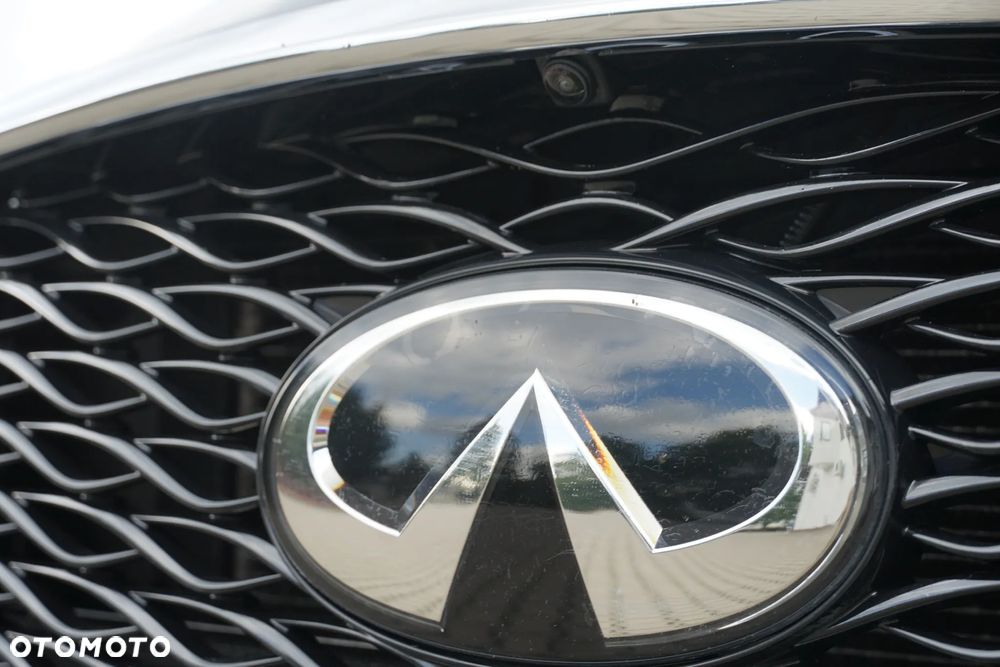 Infiniti Q30 2.0t DCT AWD Sport - 11