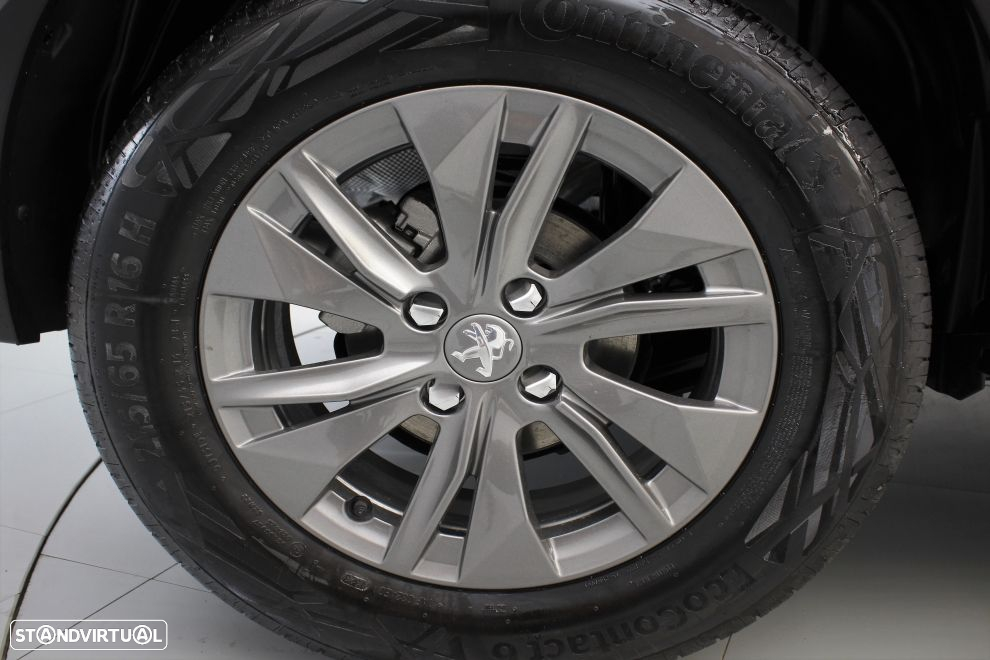Peugeot 2008 1.2 PureTech Active Pack - 12