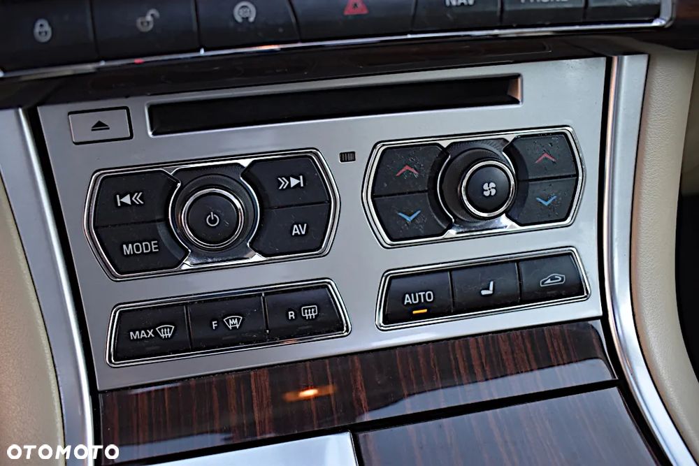 Jaguar XF 2.2 D Premium Luxury - 20