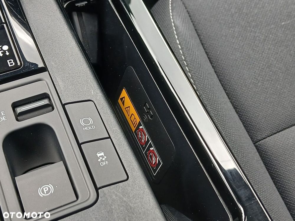 Toyota Prius - 25