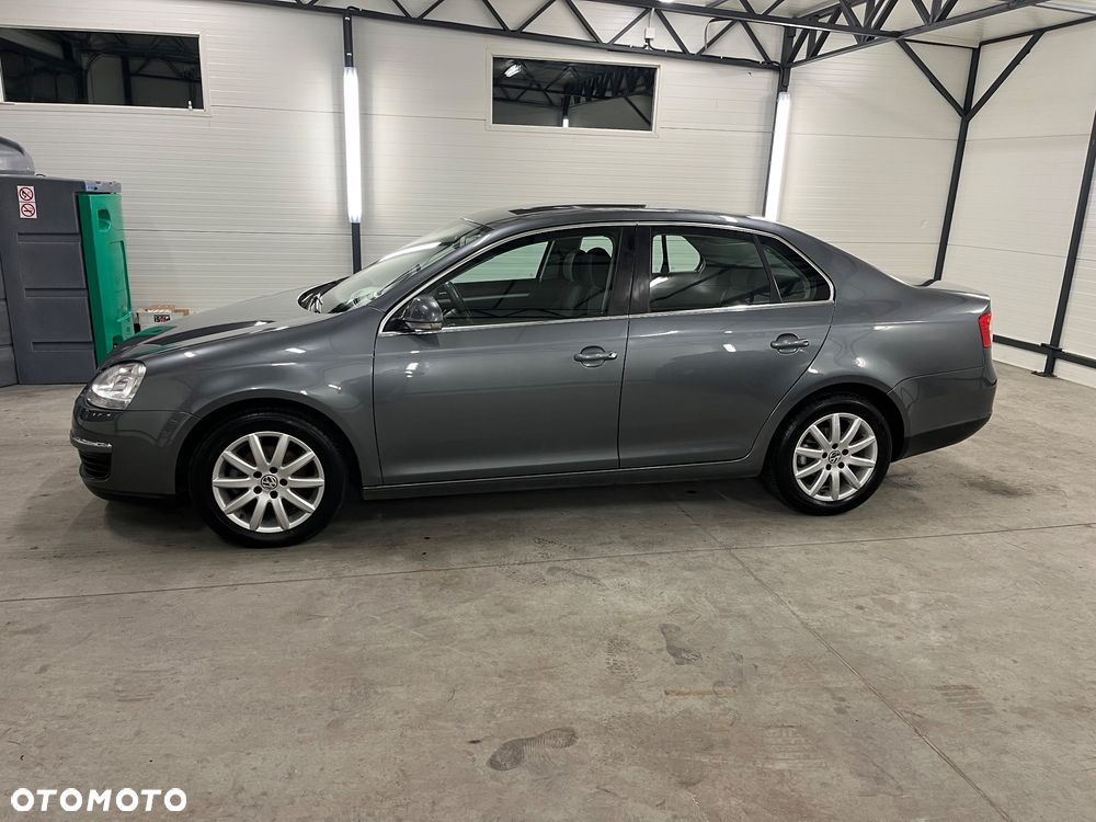 Volkswagen Jetta 1.9 TDI DPF Comfortline - 4