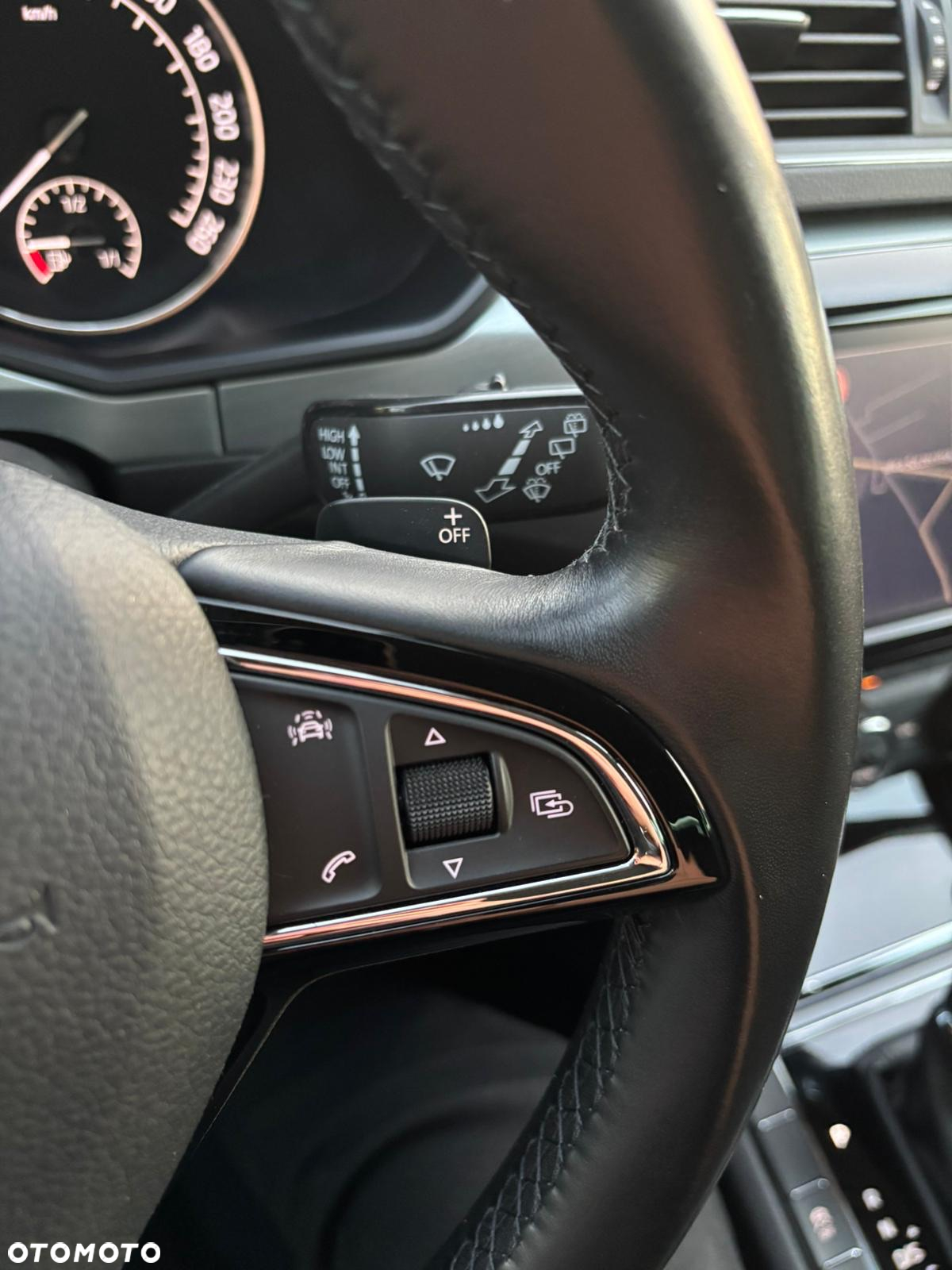 Skoda Superb 2.0 TDI DSG Premium Edition - 22