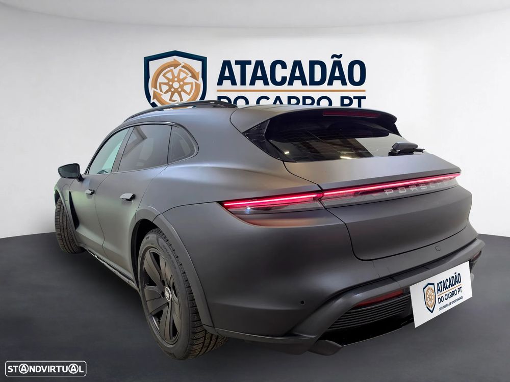 Porsche Taycan Cross Turismo - 18