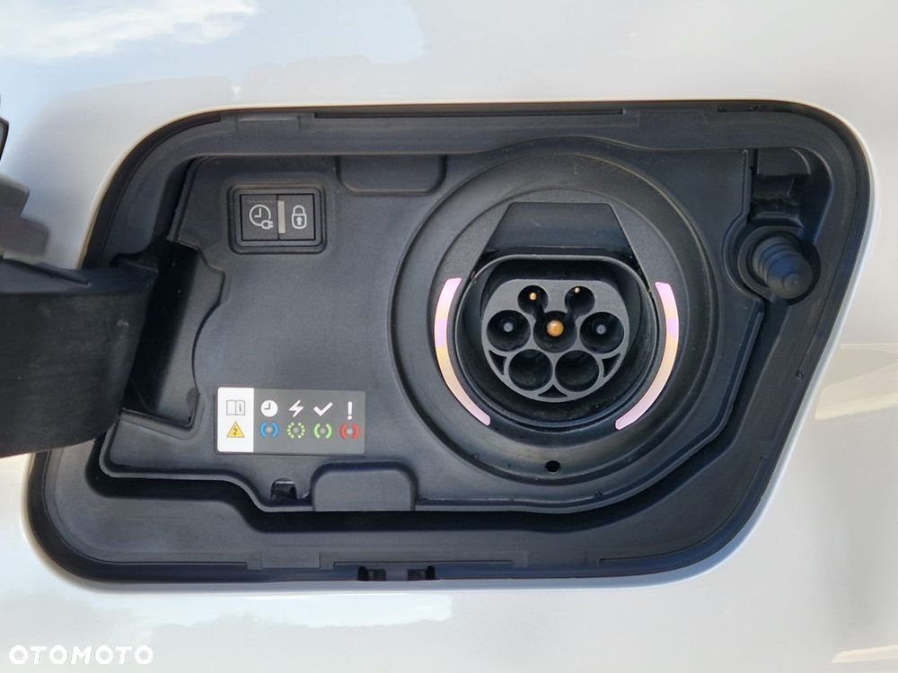 Peugeot 3008 225 e-EAT8 GT - 20