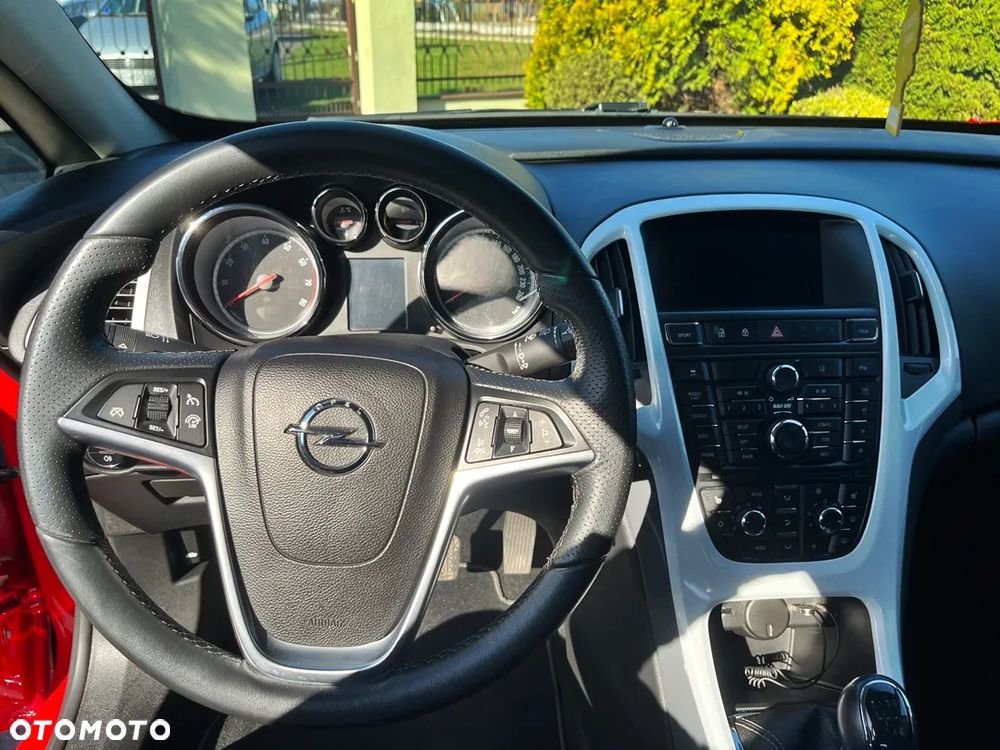 Opel Astra 1.6 Turbo Innovation - 26