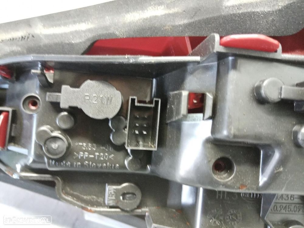 FAROLIM TRASEIRO ESQUERDO AUDI A1 2010 -8X0945093D - 1