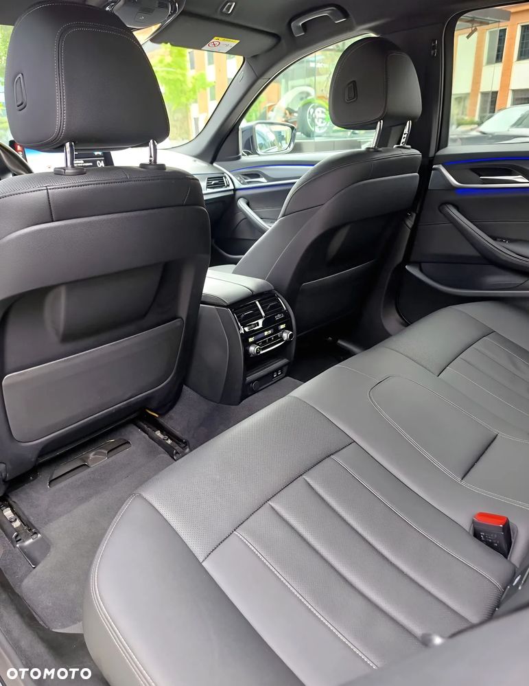 BMW Seria 5 520d M Sport Edition - 24