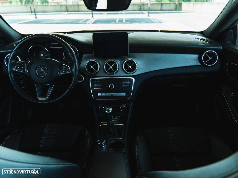 Mercedes-Benz CLA 180 d Shooting Brake Progressive - 24