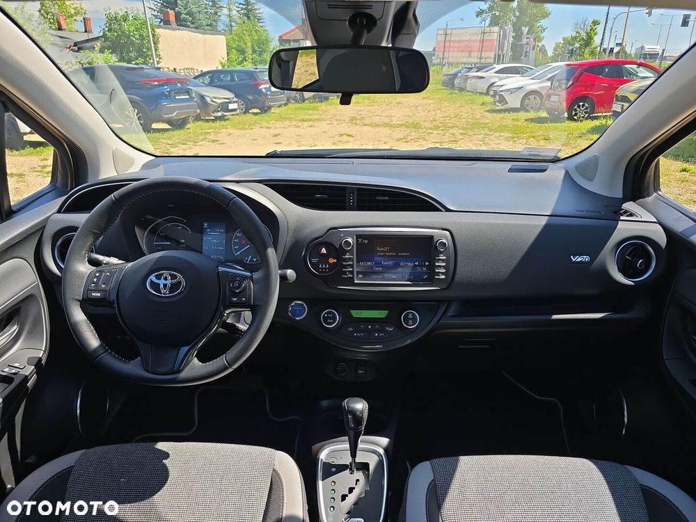 Toyota Yaris - 10