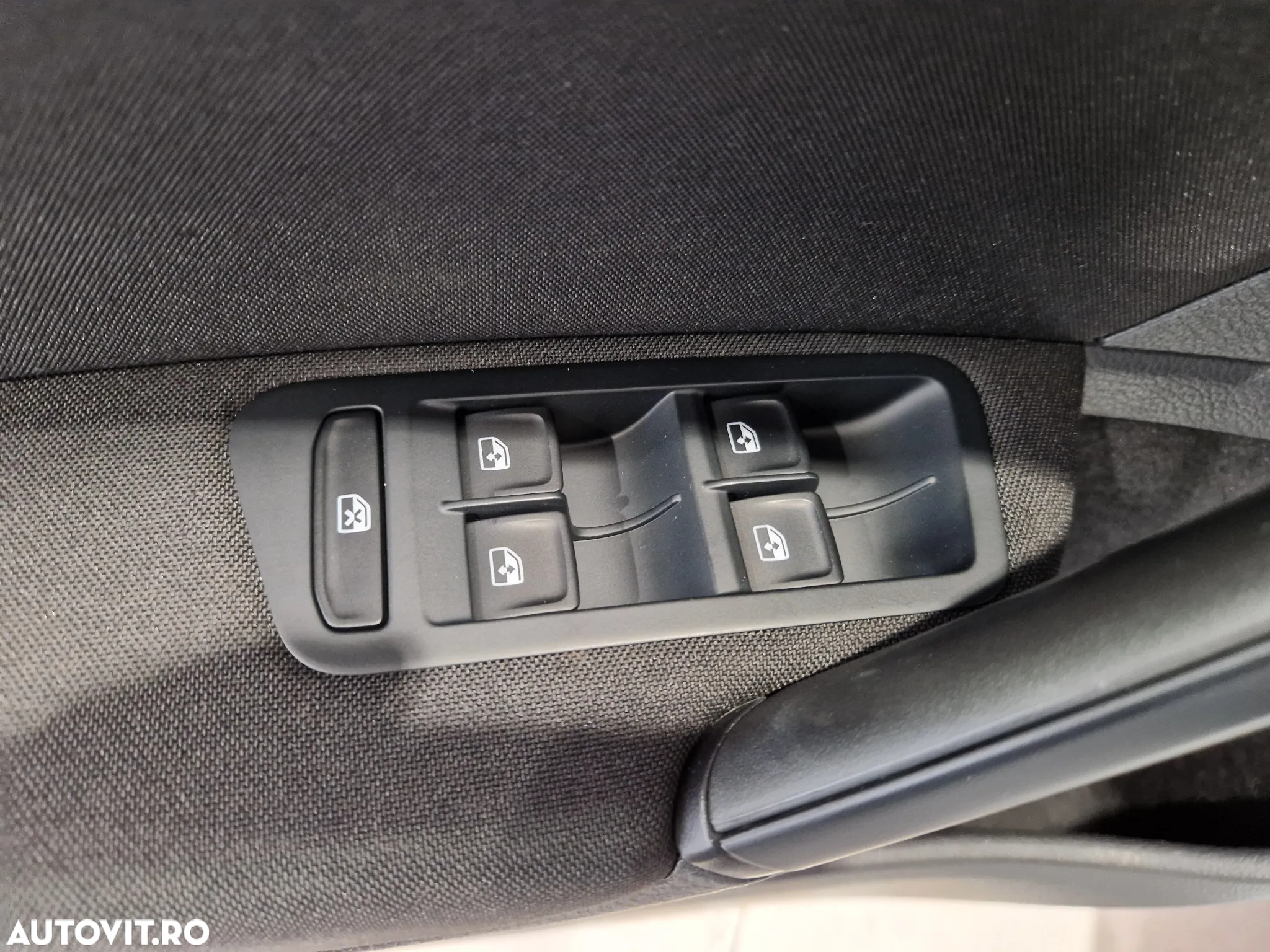 Volkswagen Golf 1.6 TDI Trendline - 14