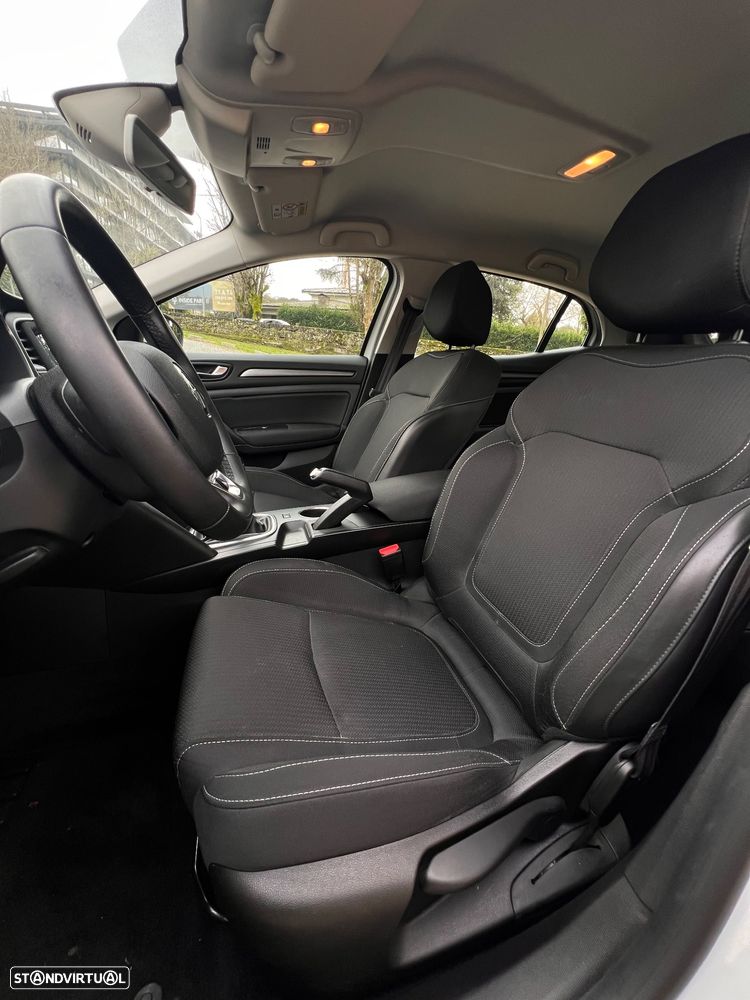 Renault Mégane BLUE dCi 115 ZEN - 11