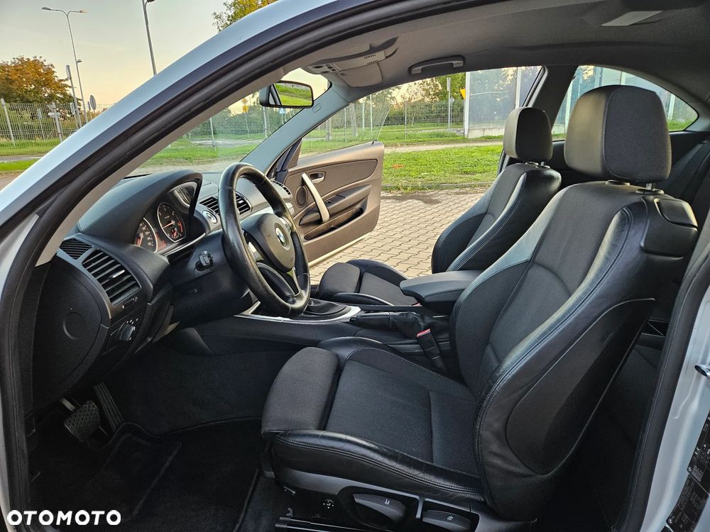BMW Seria 1 120d DPF - 11