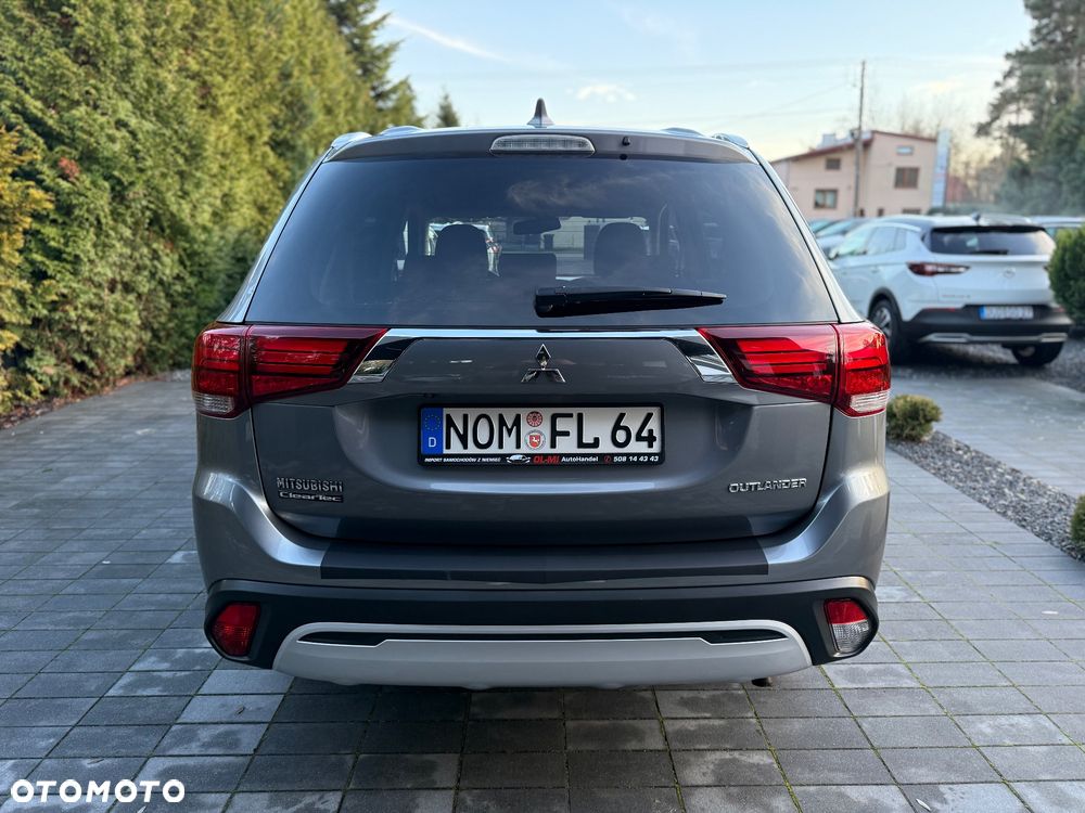Mitsubishi Outlander - 6