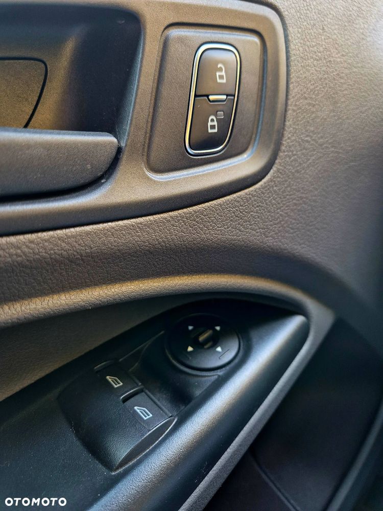 Ford connect - 25