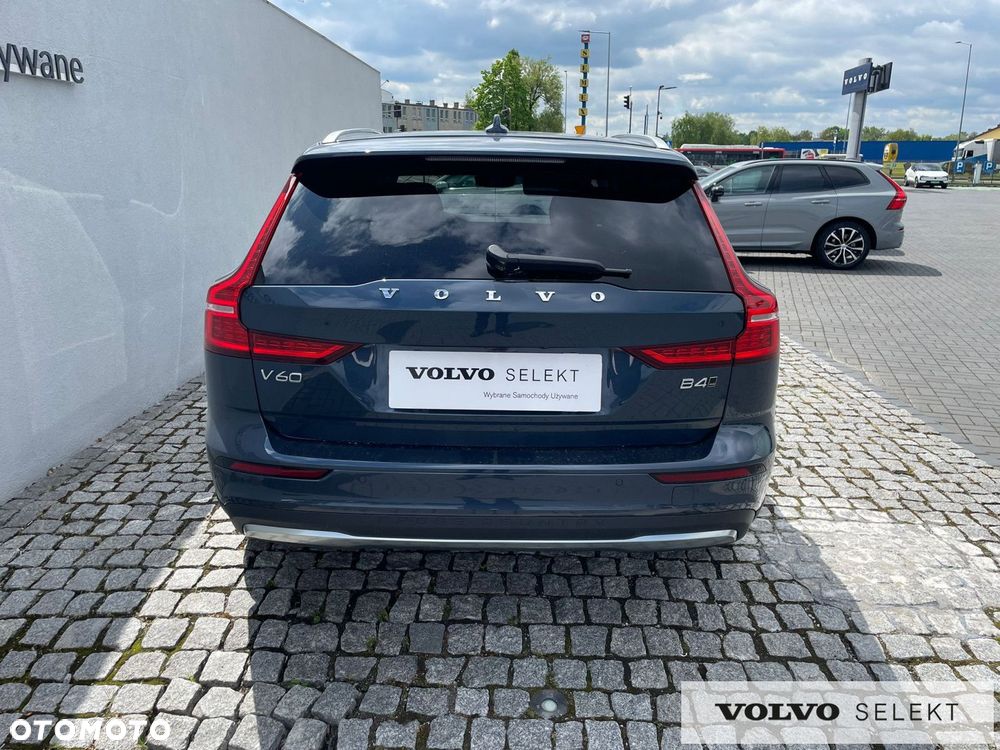 Volvo V60 Cross Country - 37