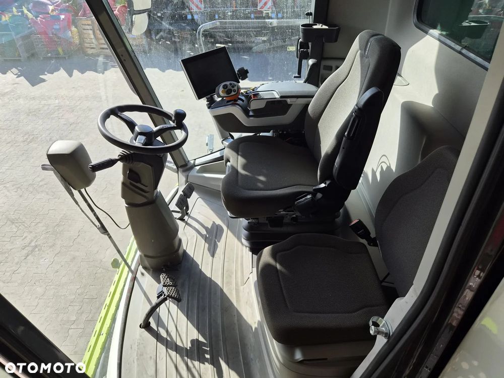 Claas Trion 640 - 11