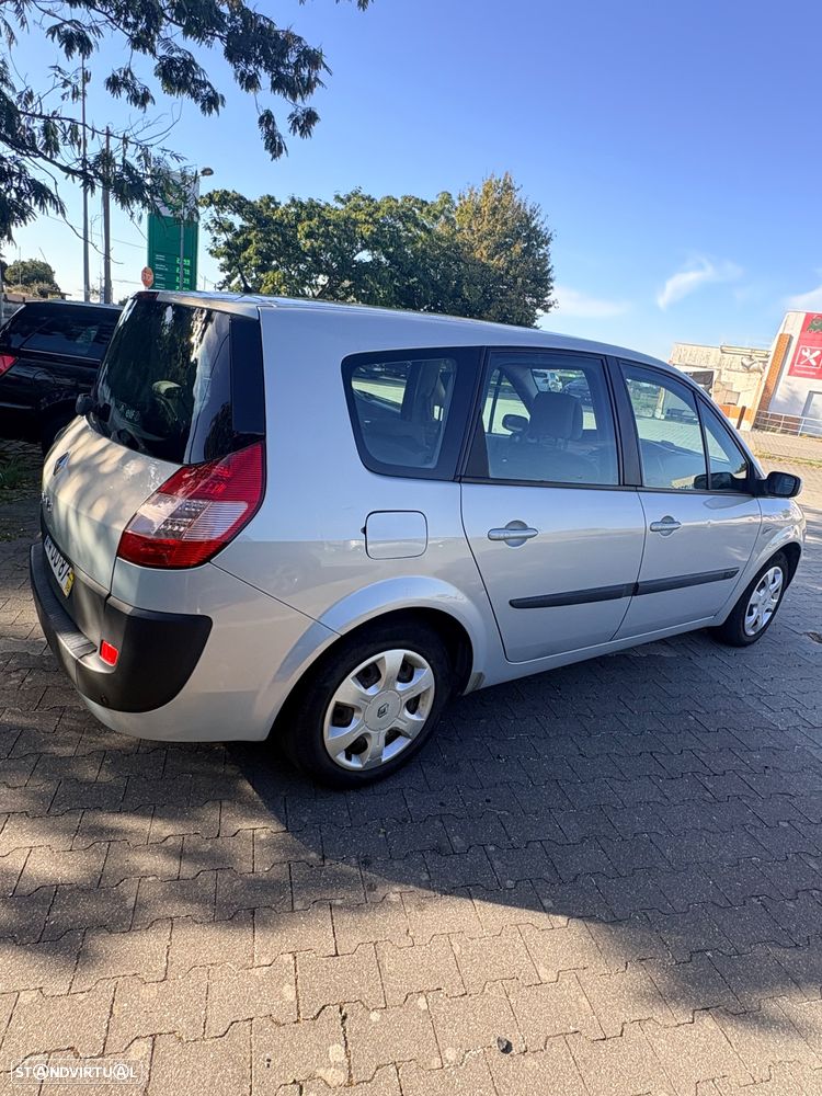 Renault Grand Scénic 1.9 dCi Confort Dynamique - 4