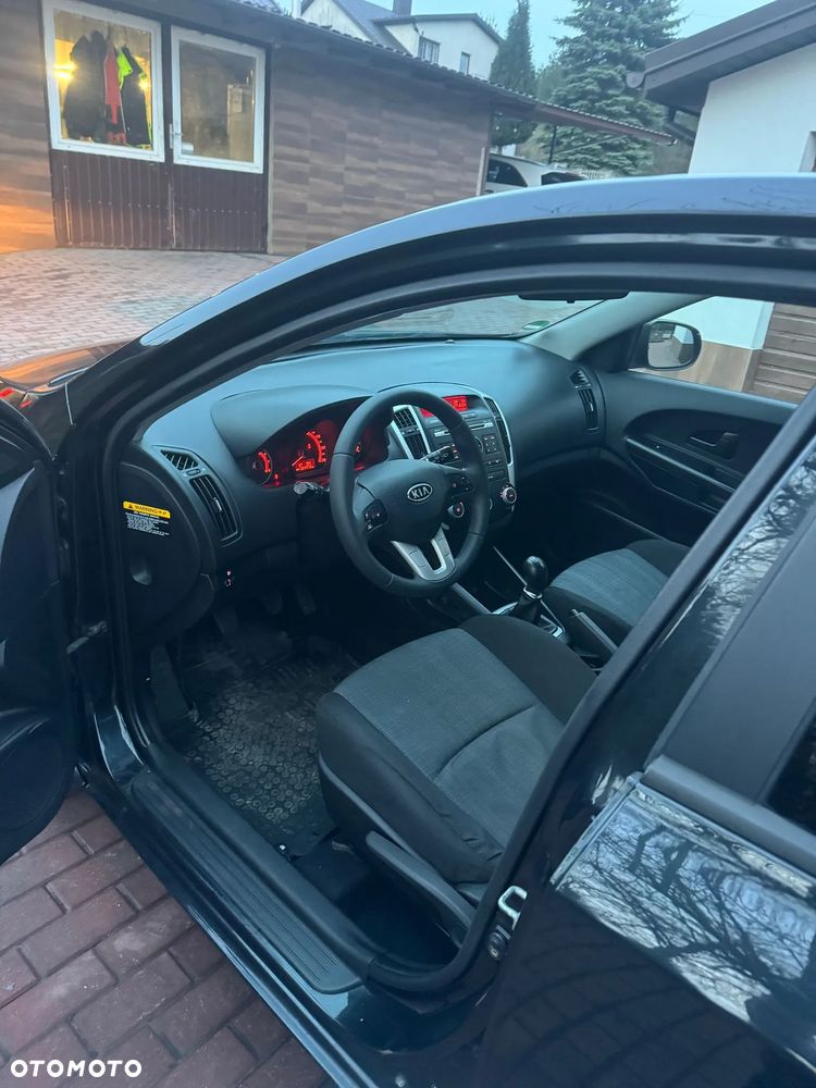 Kia Ceed - 10