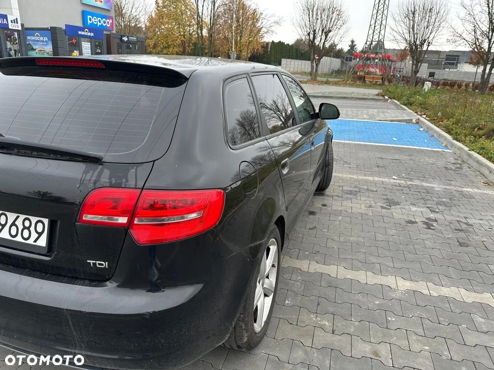 Audi A3 Sportback 1.6 TDI DPF Ambiente - 4