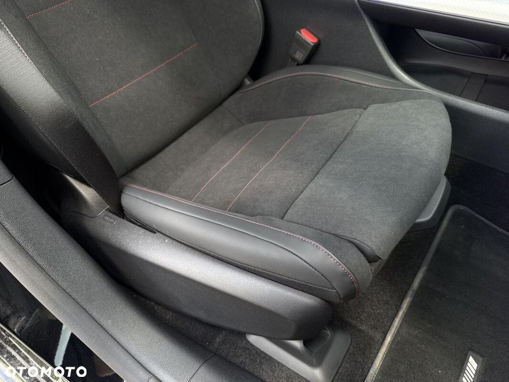Mercedes-Benz CLA - 21