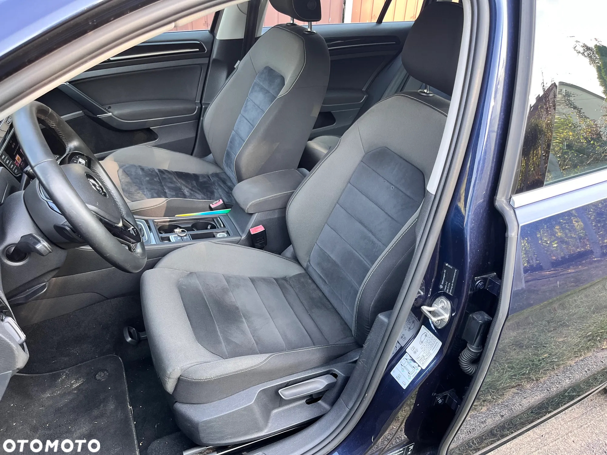 Volkswagen Golf 2.0 TDI BlueMotion Technology DSG Highline - 9