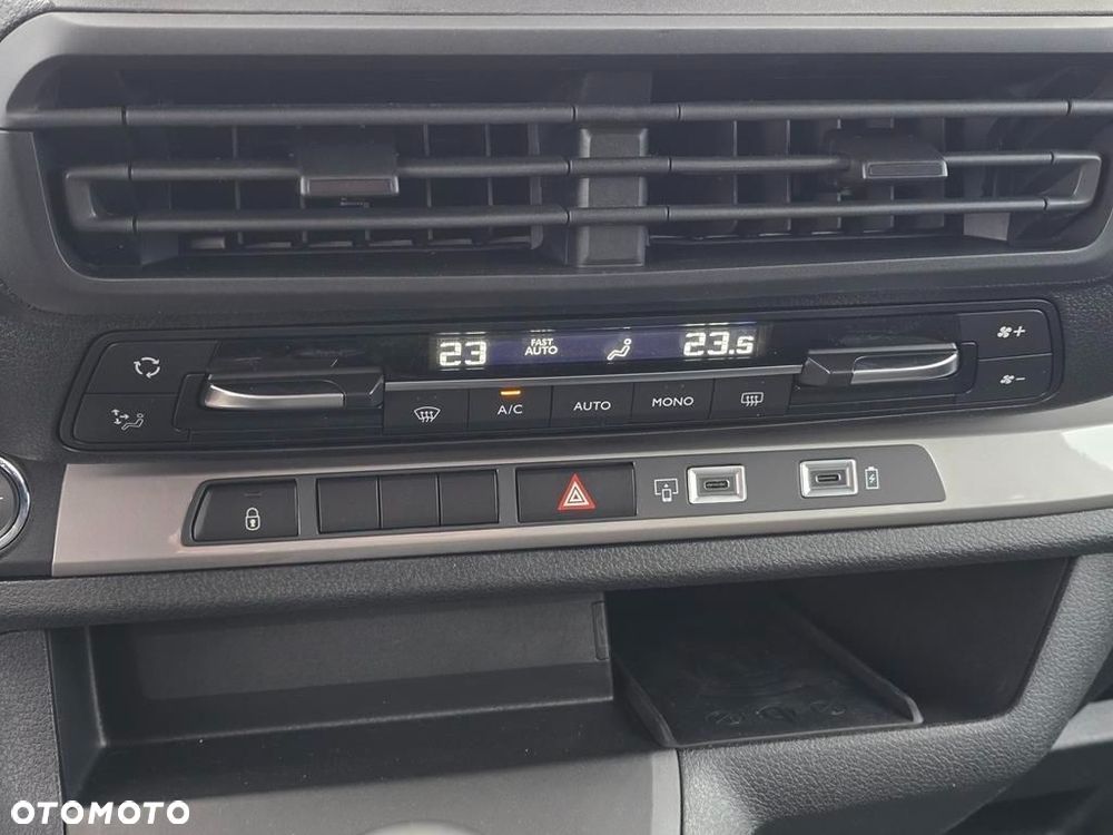 Fiat Scudo 2.2 MJ XL 3,1t (brygadówka) - 14