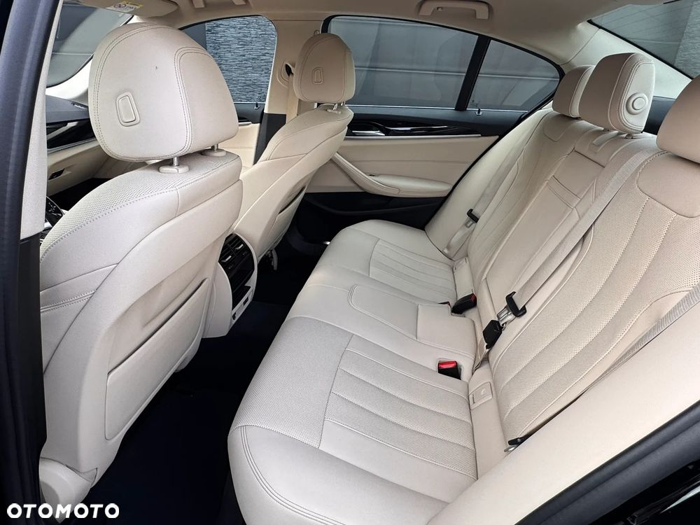 BMW Seria 5 530e Luxury Line sport - 19