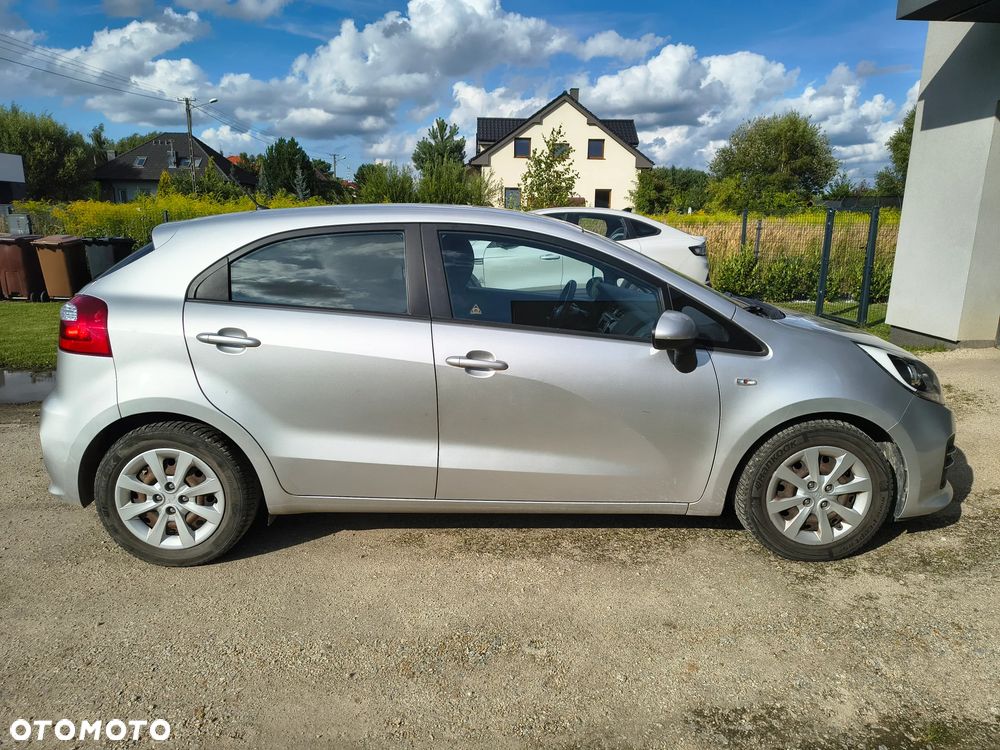 Kia Rio 1.2 L - 2