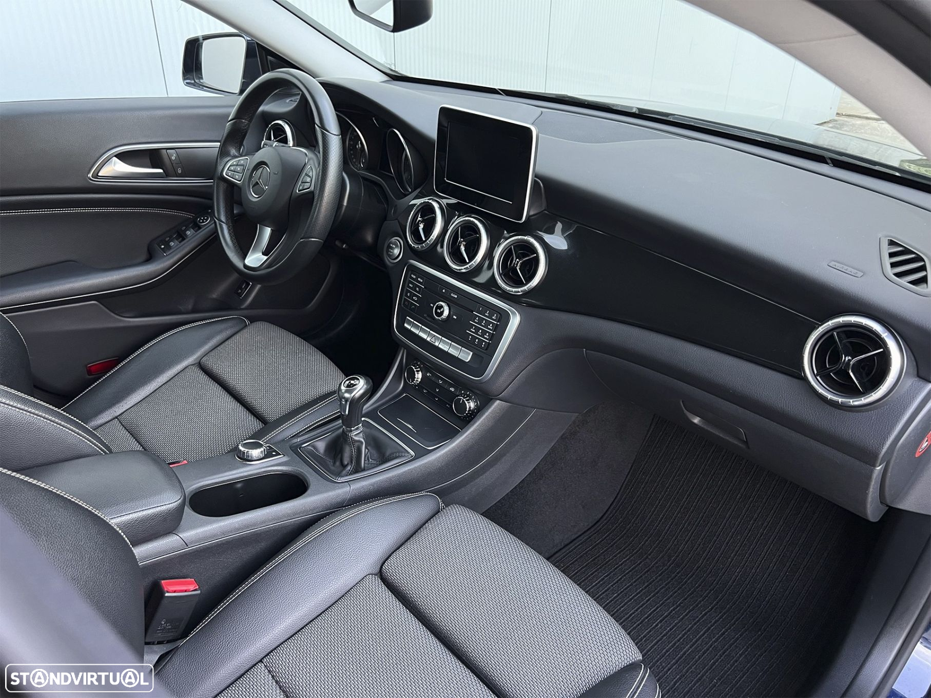 Mercedes-Benz CLA 180 d Urban - 31