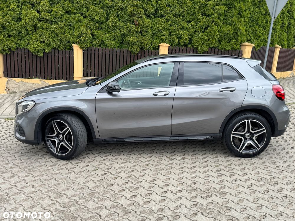 Mercedes-Benz GLA - 10