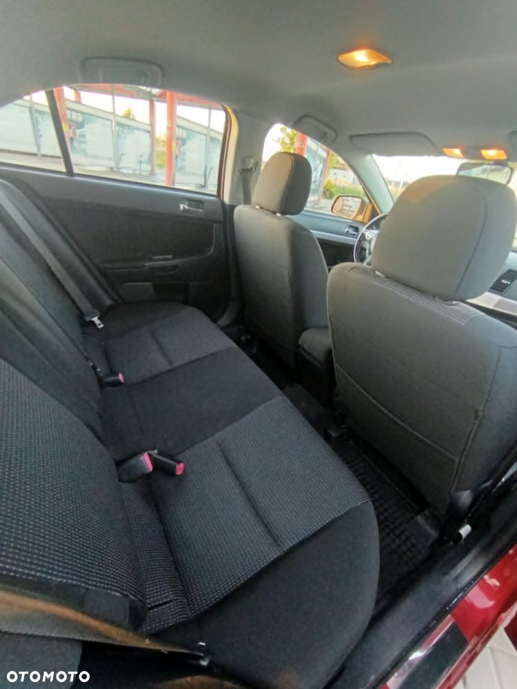 Mitsubishi Lancer - 14