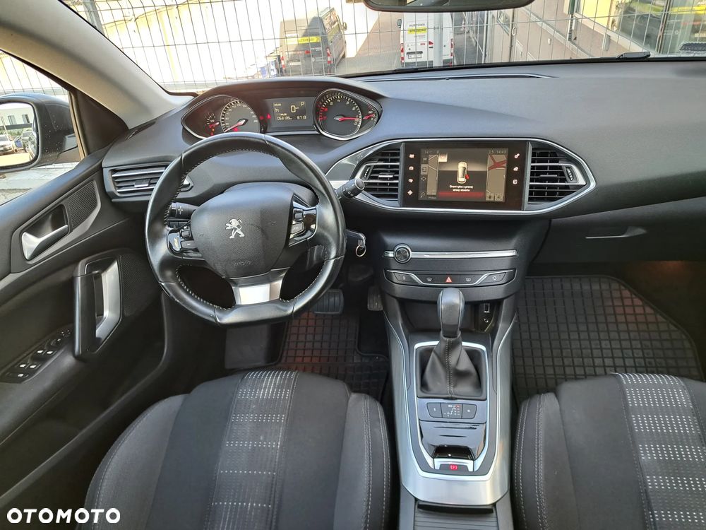Peugeot 308 1.2 PureTech Allure S&S EAT6 - 5