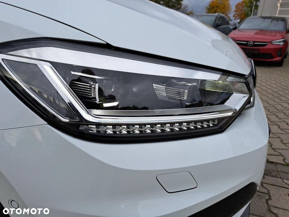 Volkswagen Touran - 26