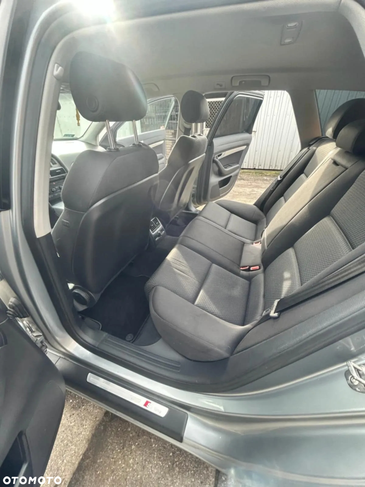 Audi A6 2.4 Quattro - 8