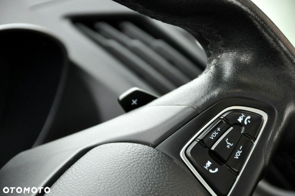 Ford Kuga - 35