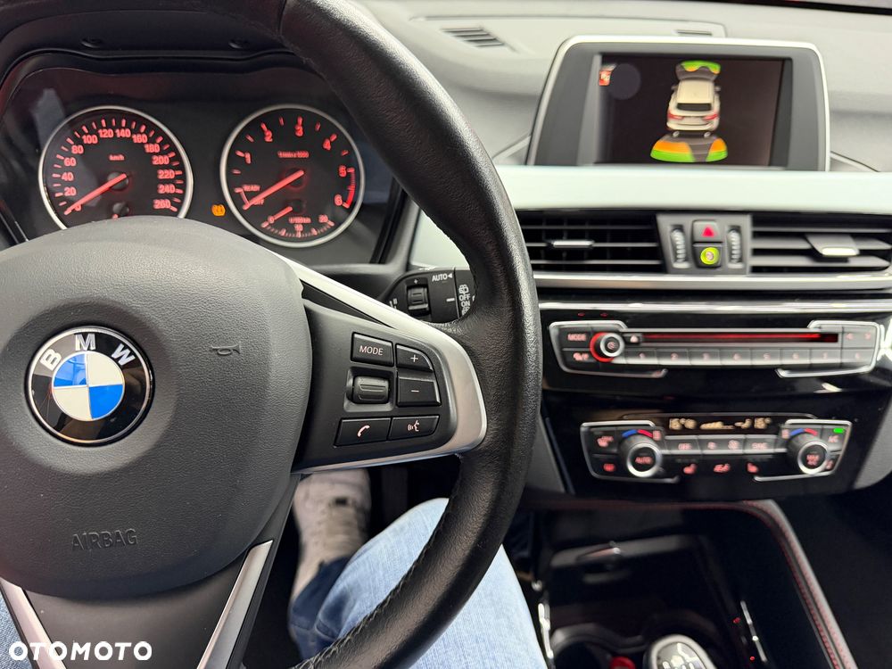 BMW X1 sDrive18d Sport Line - 30