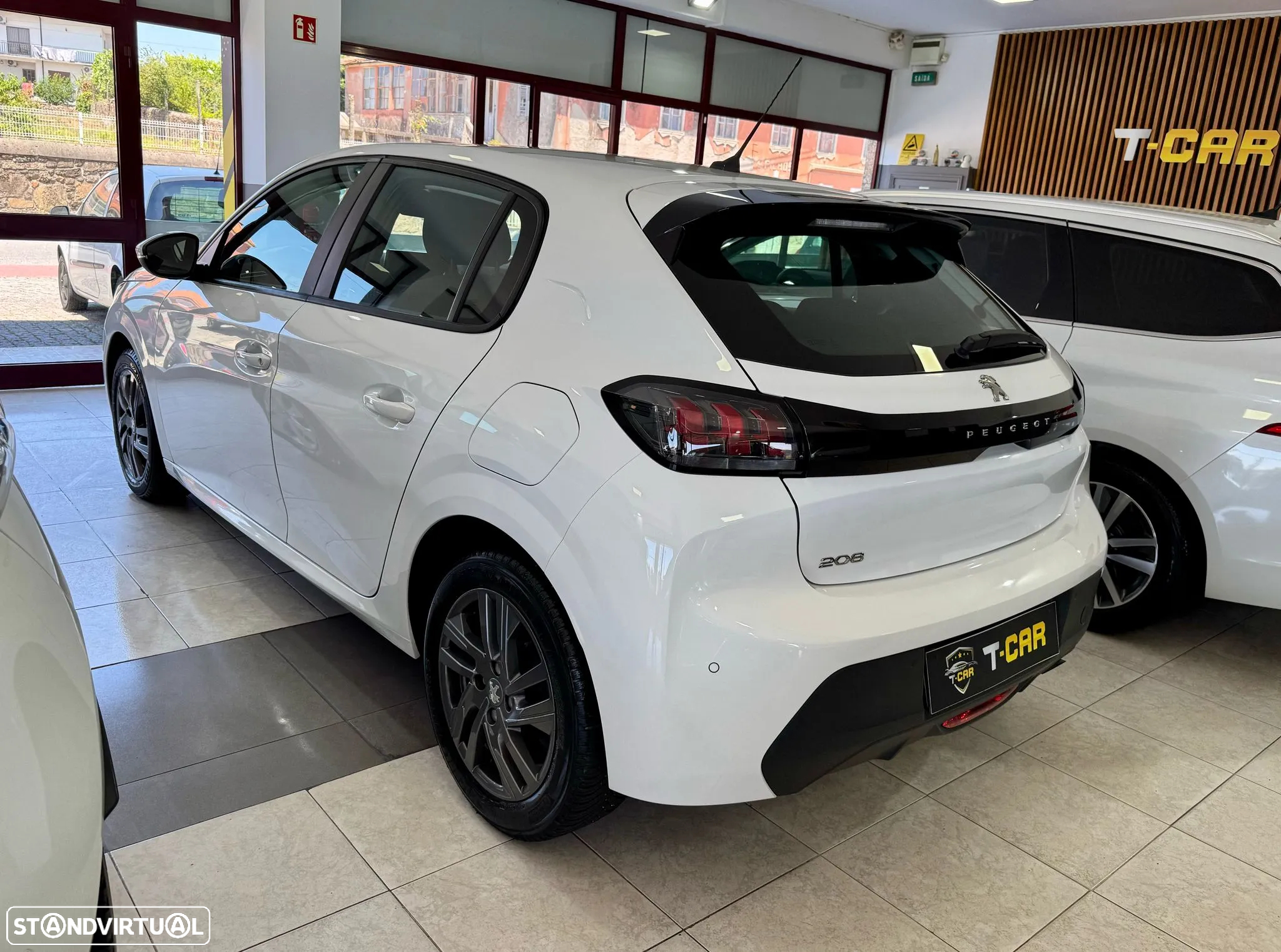 Peugeot 208 1.2 PureTech Active Pack - 17