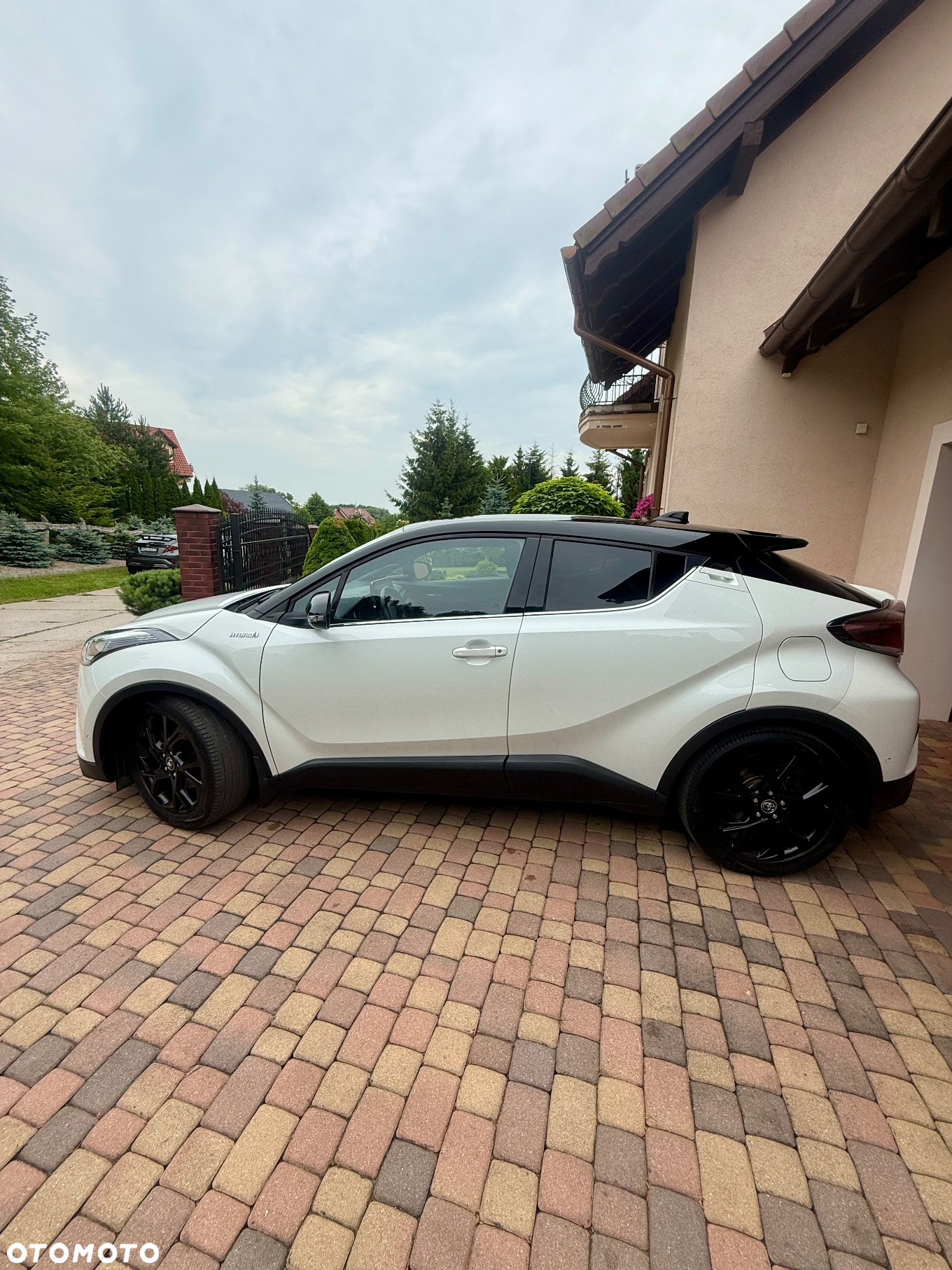 Toyota C-HR Hybrid Style Selection - 11