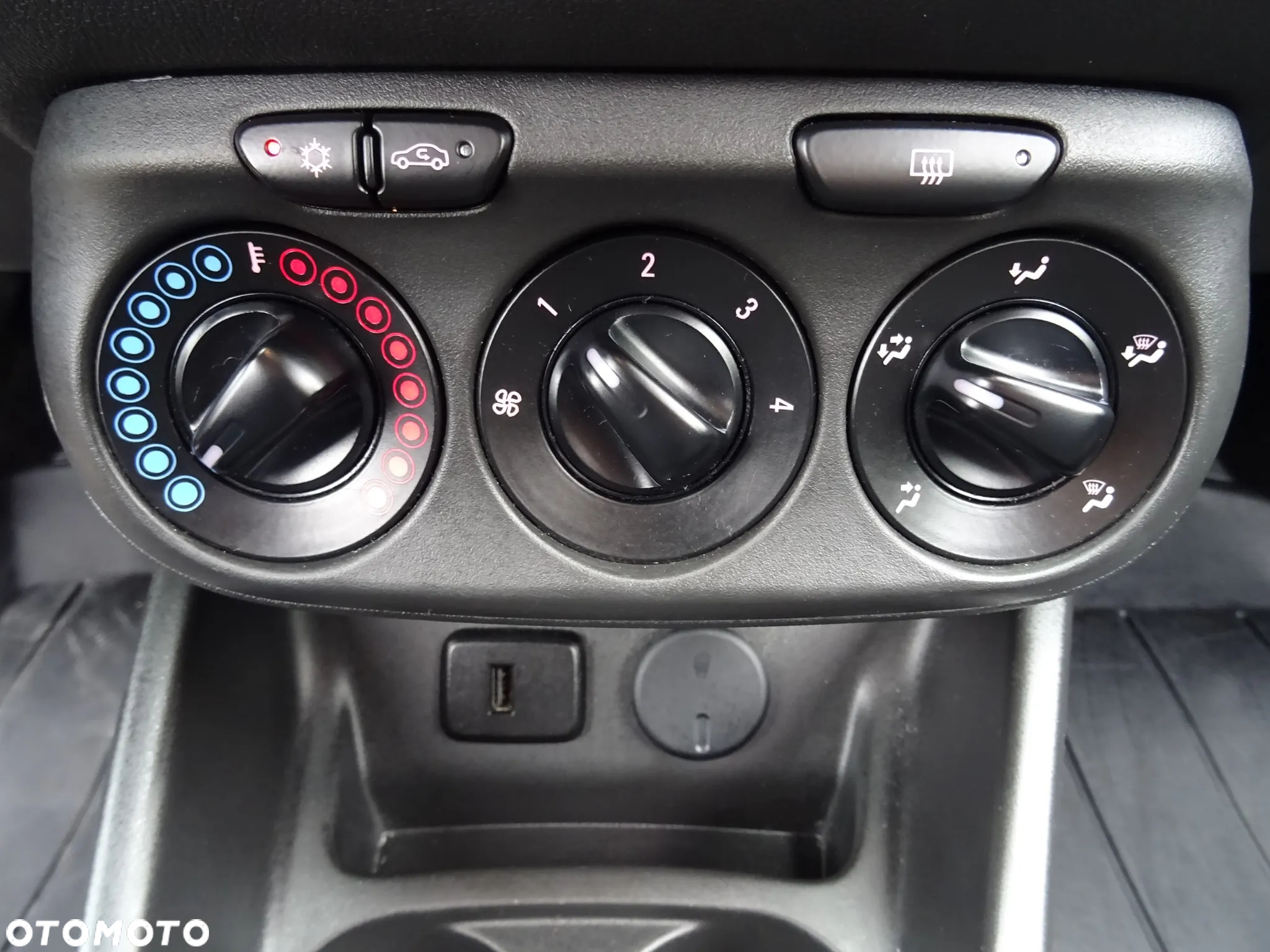 Opel Corsa 1.4 Turbo (ecoFLEX) Start/Stop Color Edition - 24