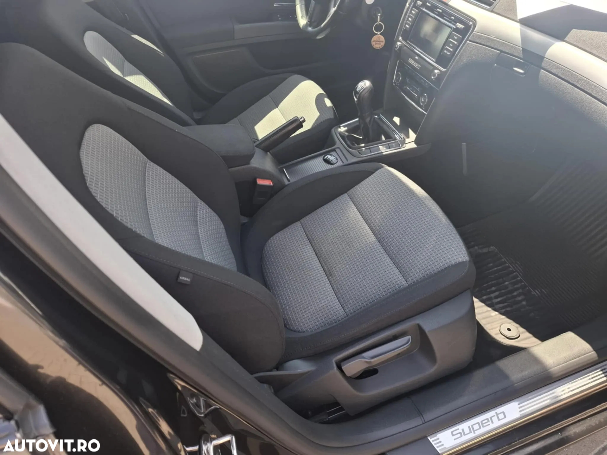 Skoda Superb 2.0 TDI Elegance - 11