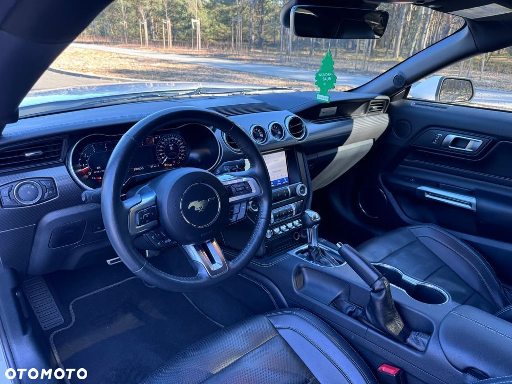 Ford Mustang - 25