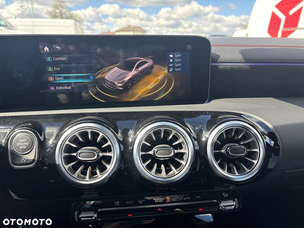 Mercedes-Benz CLA - 28